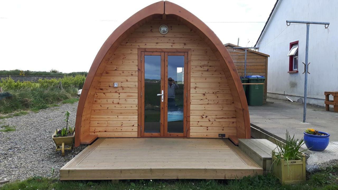 The Rainbow Pod Villa Milltown Malbay Dış mekan fotoğraf
