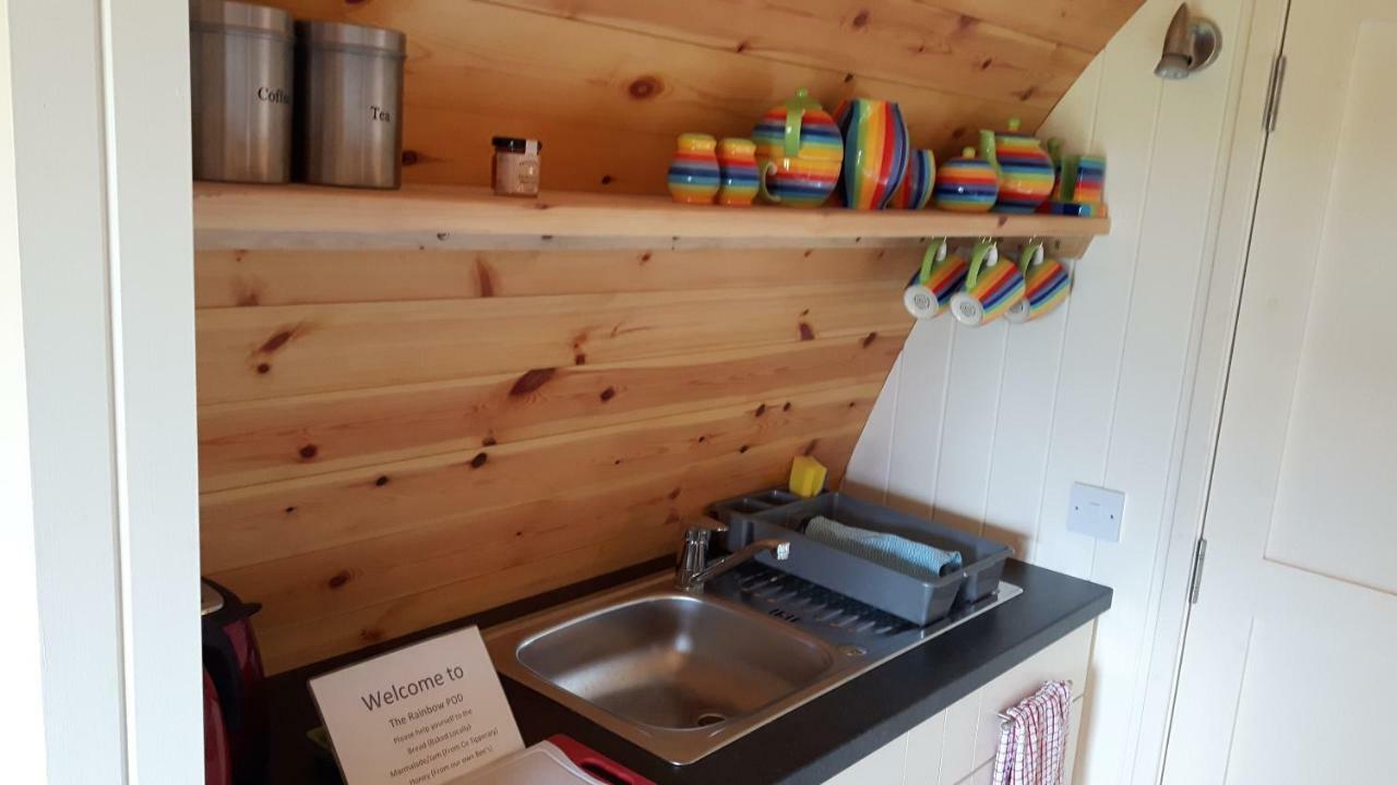 The Rainbow Pod Villa Milltown Malbay Dış mekan fotoğraf